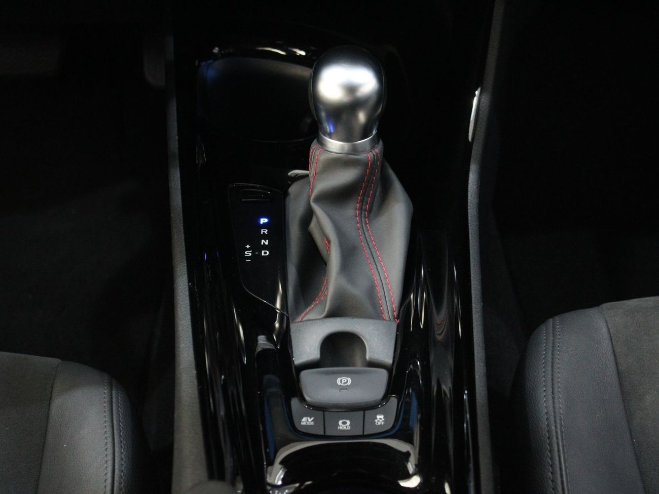 تويوتا CHR C-HR HYBRID