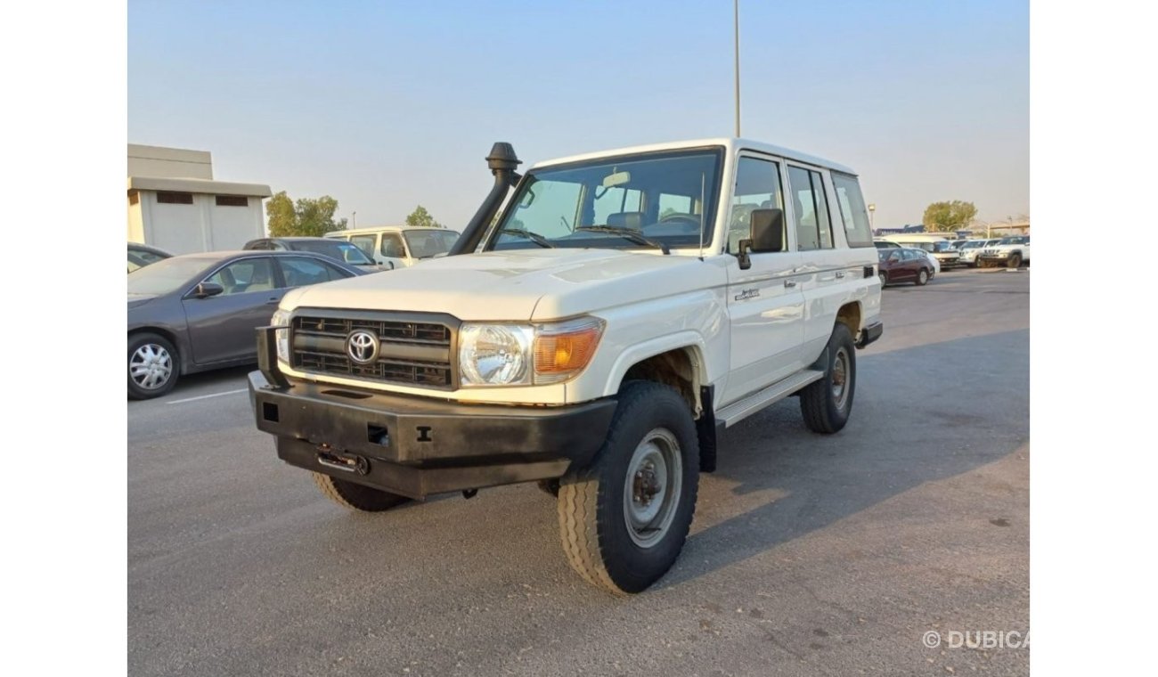 Toyota Land Cruiser 70 TOYOTA LAND CRUISER HARD TOP LEFT HAND DRIVE (PM 839)