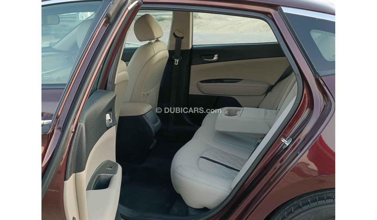 Kia Optima 2.4L Petrol, Leather Seats, DVD + Back Camera, 16'' Rims, Clean Interior and Exterior (LOT # 8894)