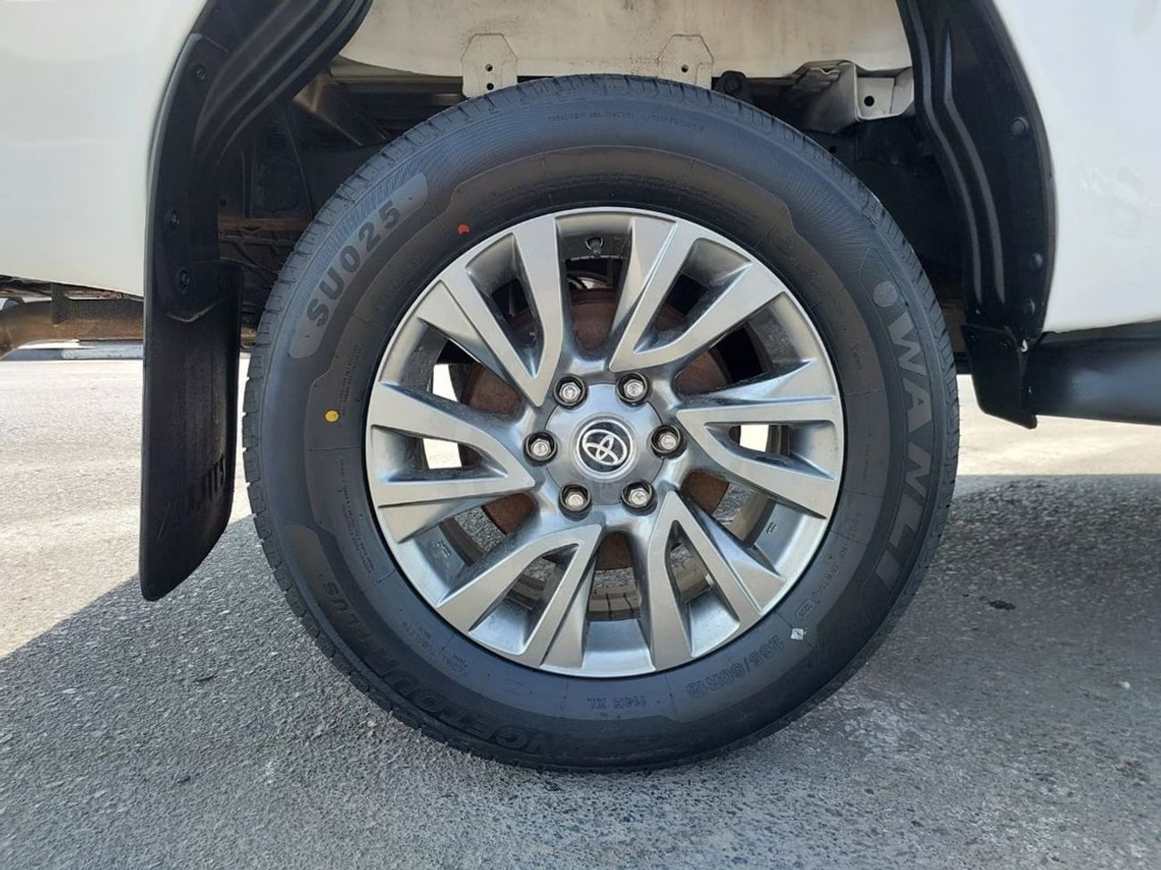 Toyota Hilux TOYOTA HILUX PICKUP RHD 2021 MODEL 2.8 L DIESEL  AUTOMATIC(PM34867)