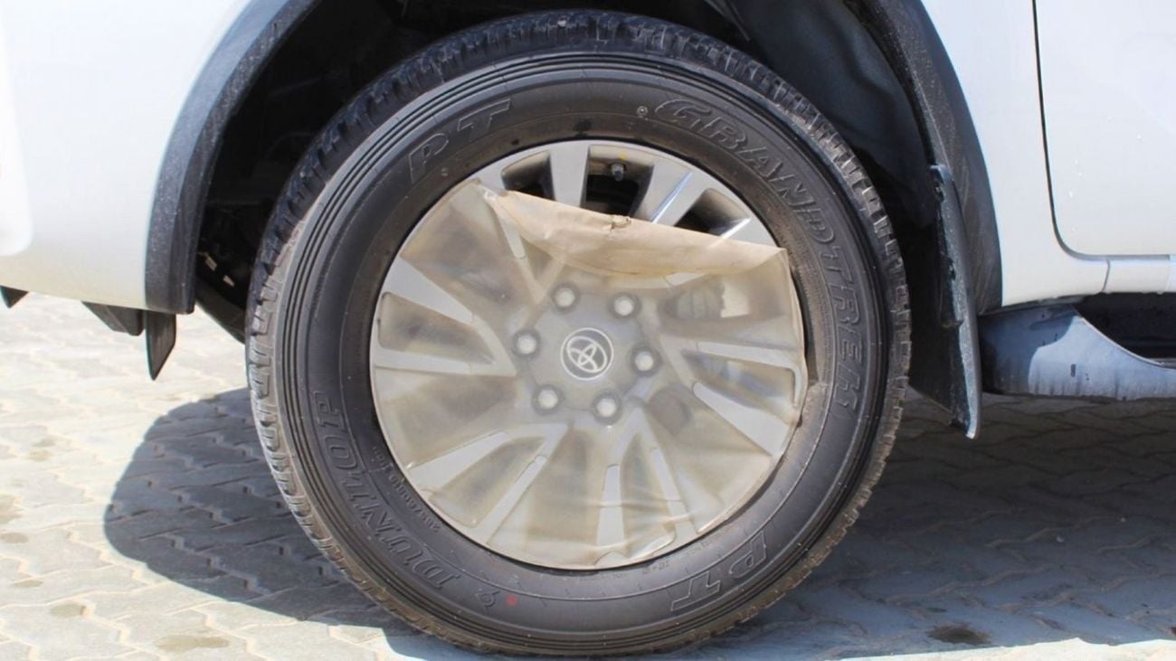 Toyota Fortuner TOYOTA FORTUNER 2.4L mid option AT