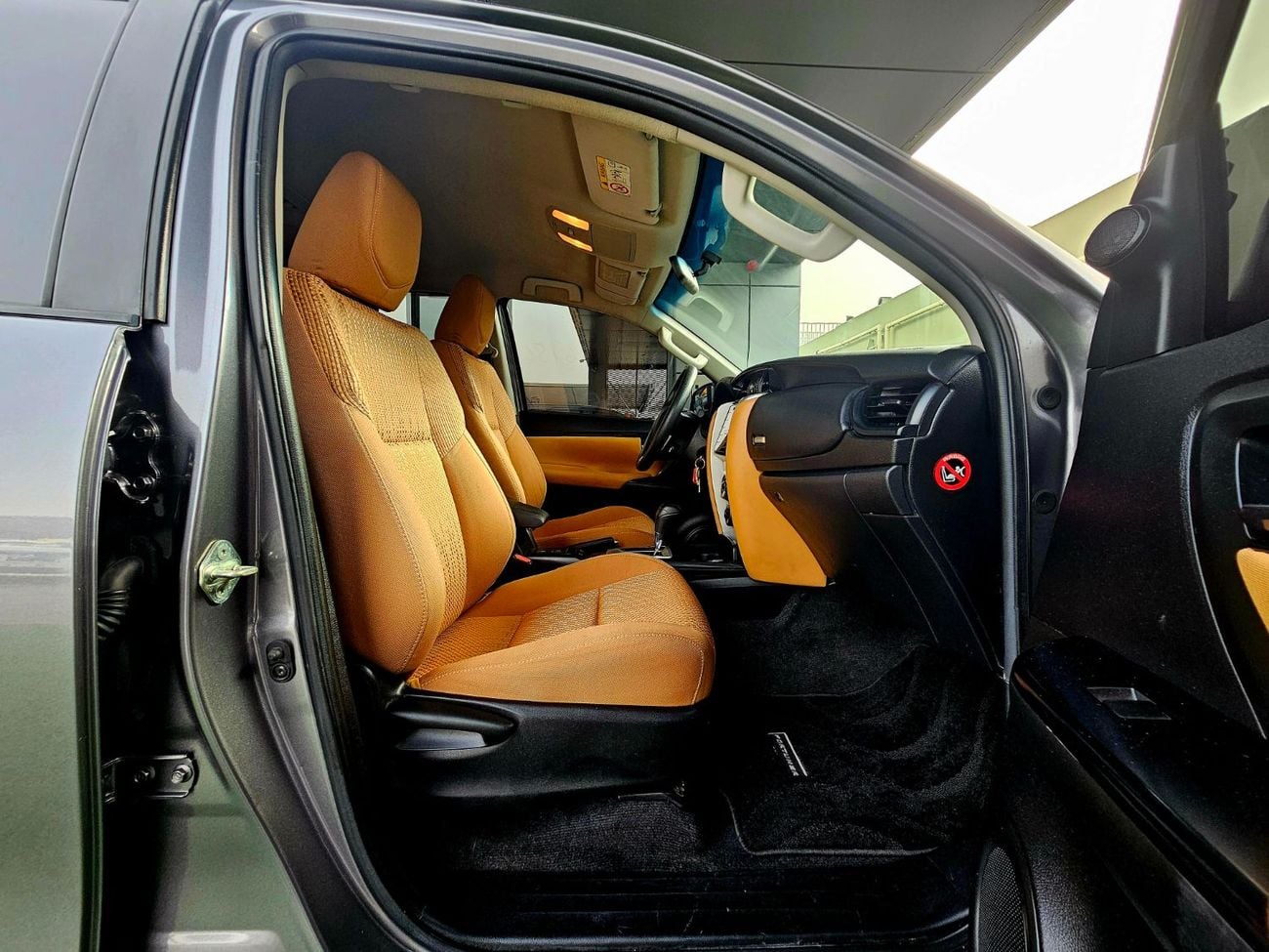 Toyota Fortuner EXR / V4 2.7L 4WD/ LOW MILEAGE/ EXCELLENT CONDITION