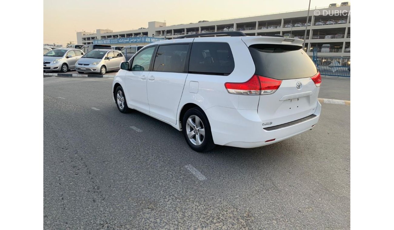 Toyota Sienna LE  3.5L V6 2014 RUN & DRIVE AMERICAN SPECIFICATION