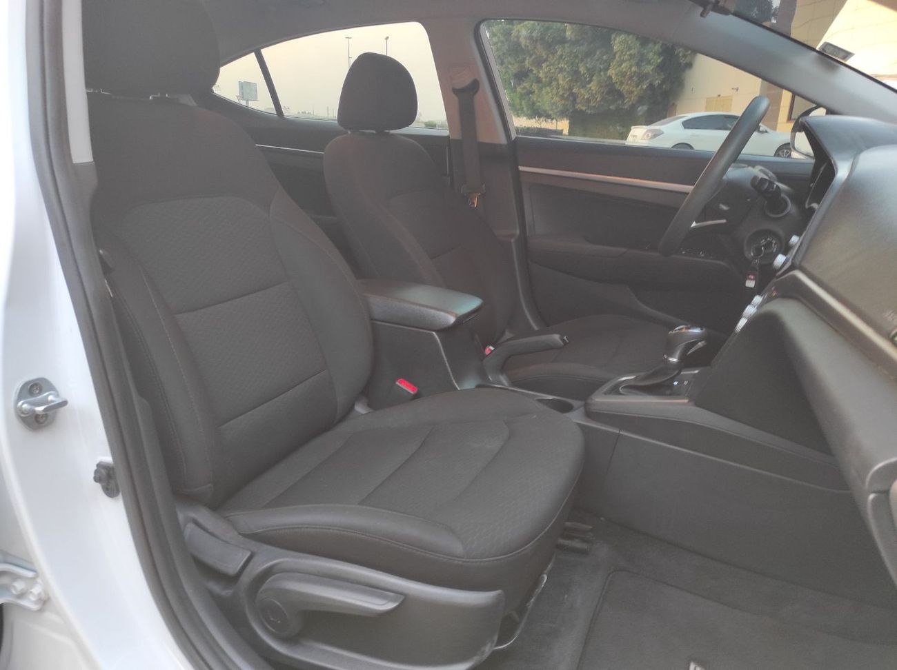 هيونداي إلانترا Comfort 2.0L Hyundai Elantra 2020 2.0 usa full automatic