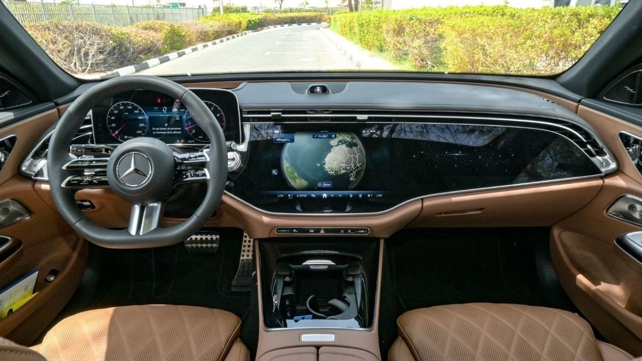 مرسيدس بنز E200 Mercedes-Benz E200 Premium Plus | AMG Night Package | Hyper Screen | Fully Loaded 2024 Brand New