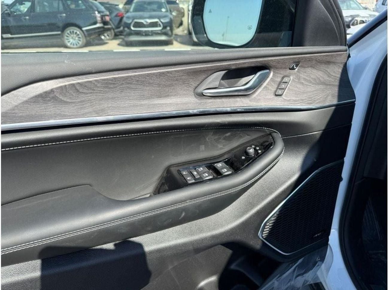 جيب جراند شيروكي EXPORT PRICE - Grand Cherokee Overland 3.6L