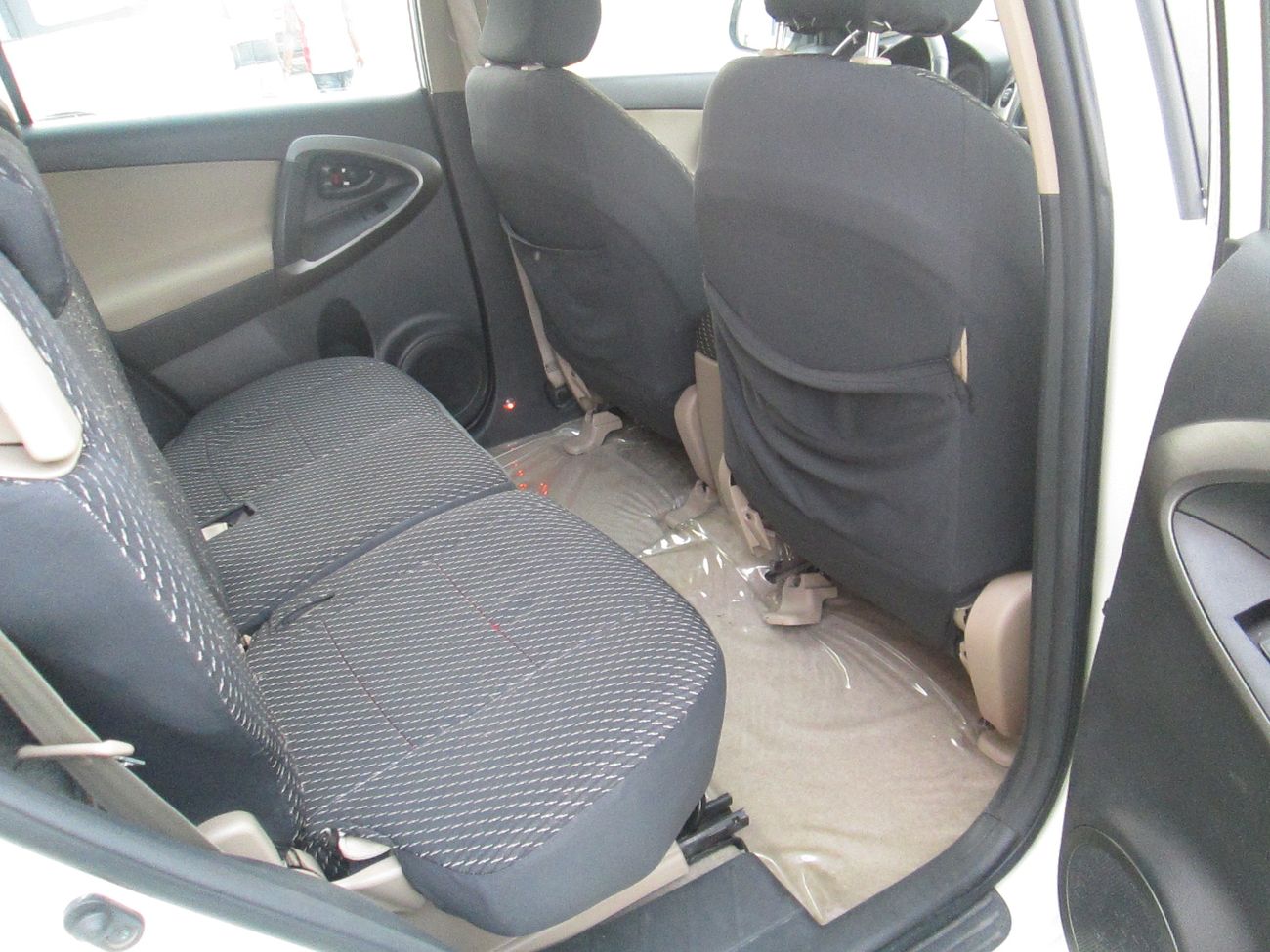 Toyota RAV4 2.5L MID OPTION GOOD CONDITION LOOKING NICE (ONLY CASH)