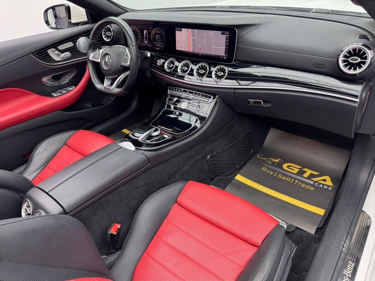 مرسيدس بنز E 200 كوبيه 2018 Mercedes Benz E200 Cabriolet, Full Service History, Fully Loaded, Excellent Condition, GCC