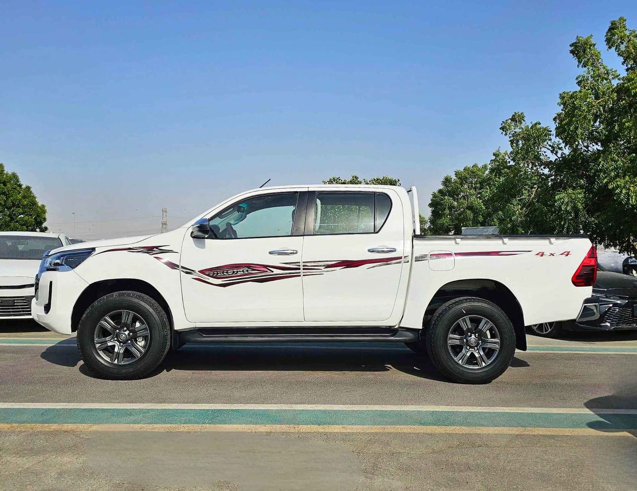 تويوتا هيلوكس PICK UP/ PATROL/ AUTOMATIC/ AUTO WINDOWS/ WIDE BODY/ FULL OPTION/  EXPORT ONLY/ LOT#41355