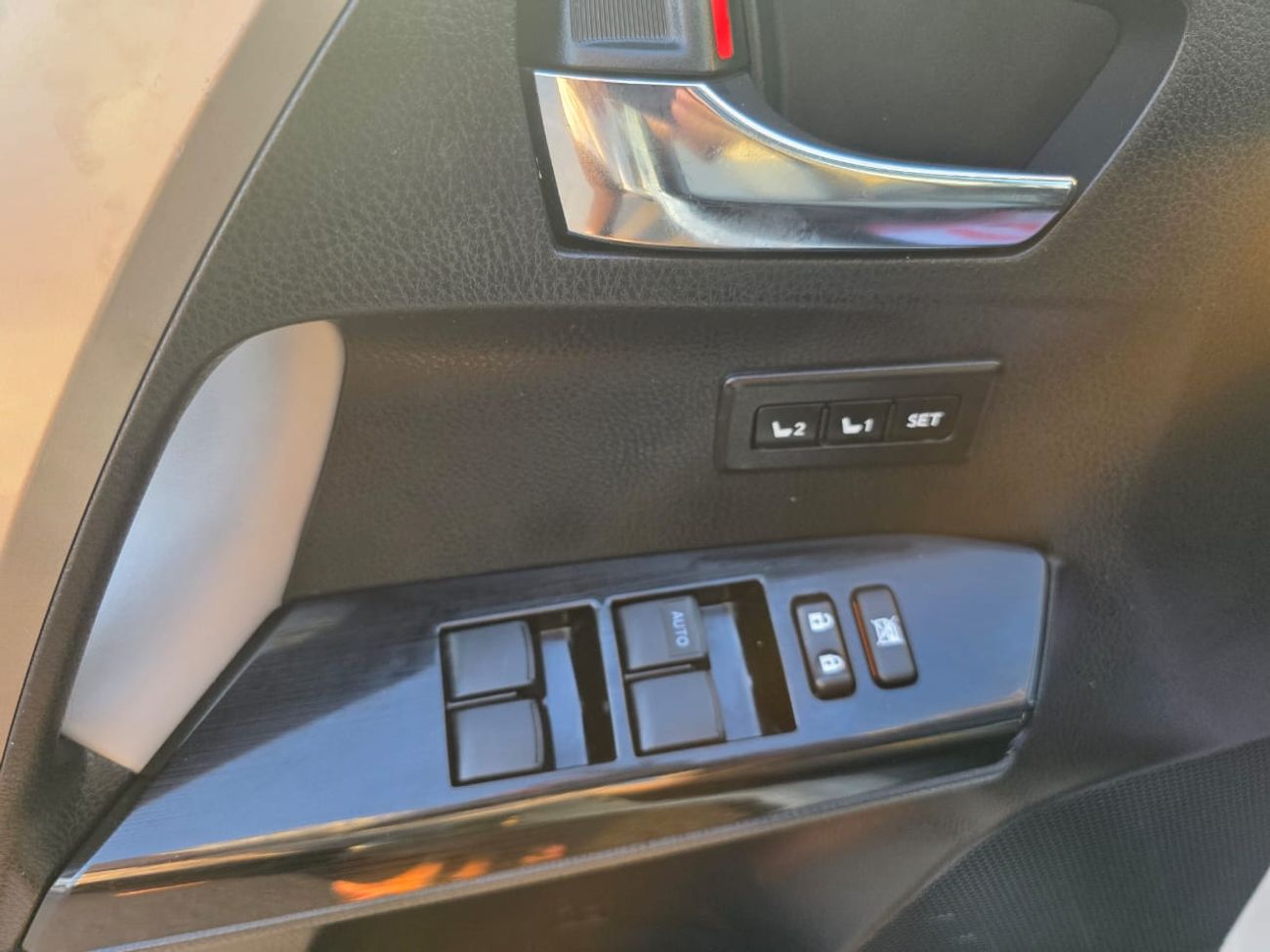 تويوتا راف ٤ 2.5L (AWD) hybrid limited