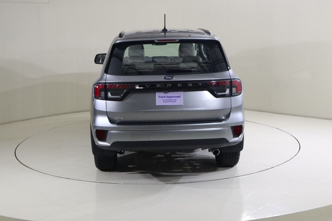 Ford Everest EVR424 XLT / FREE Insurance + Registration / AL TAYER MOTORS AL QOUZ SHOWROOM