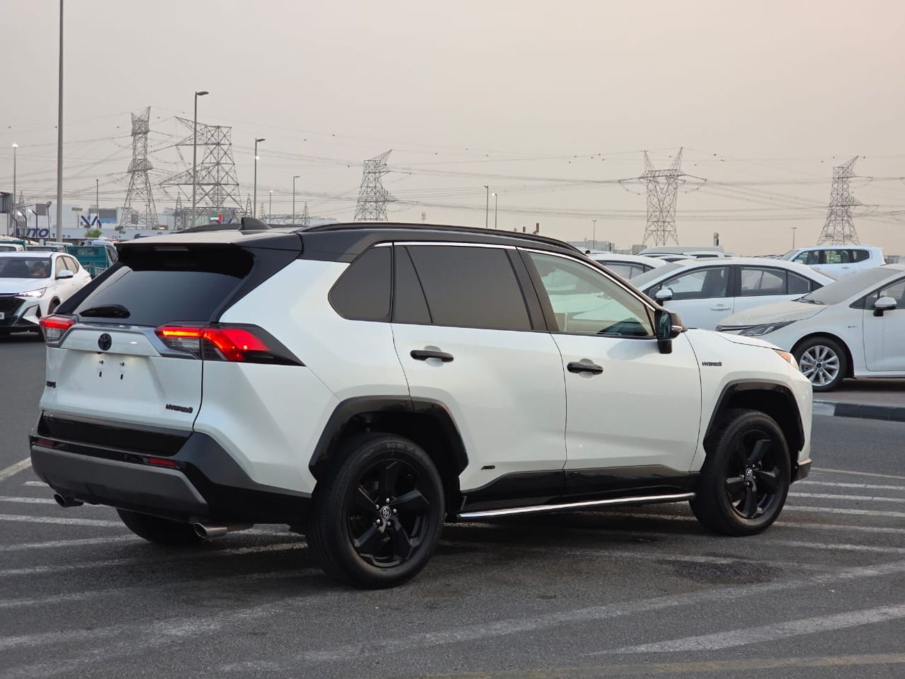 Toyota RAV4 2020 XSE hybrid Sunroof , 4x4 , Push button and original leather