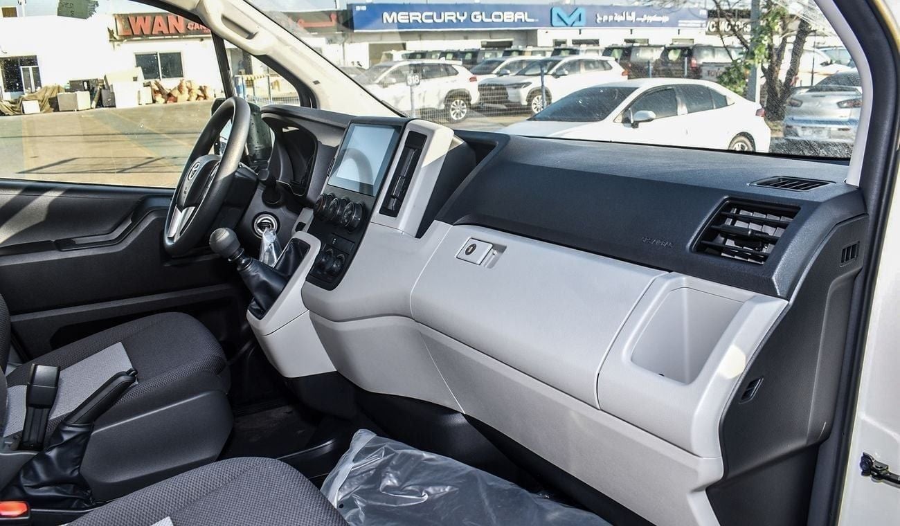 Toyota Hiace HIACE M/T 3.5L DX Petrol ,13 Seats , 2025 Model