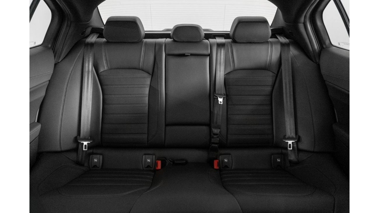 ألفا روميو جوليا 2023 Alfa Romeo Giulia Quadrifoglio / Highest option available / 5 Year Alfa Romeo Warranty & Servic