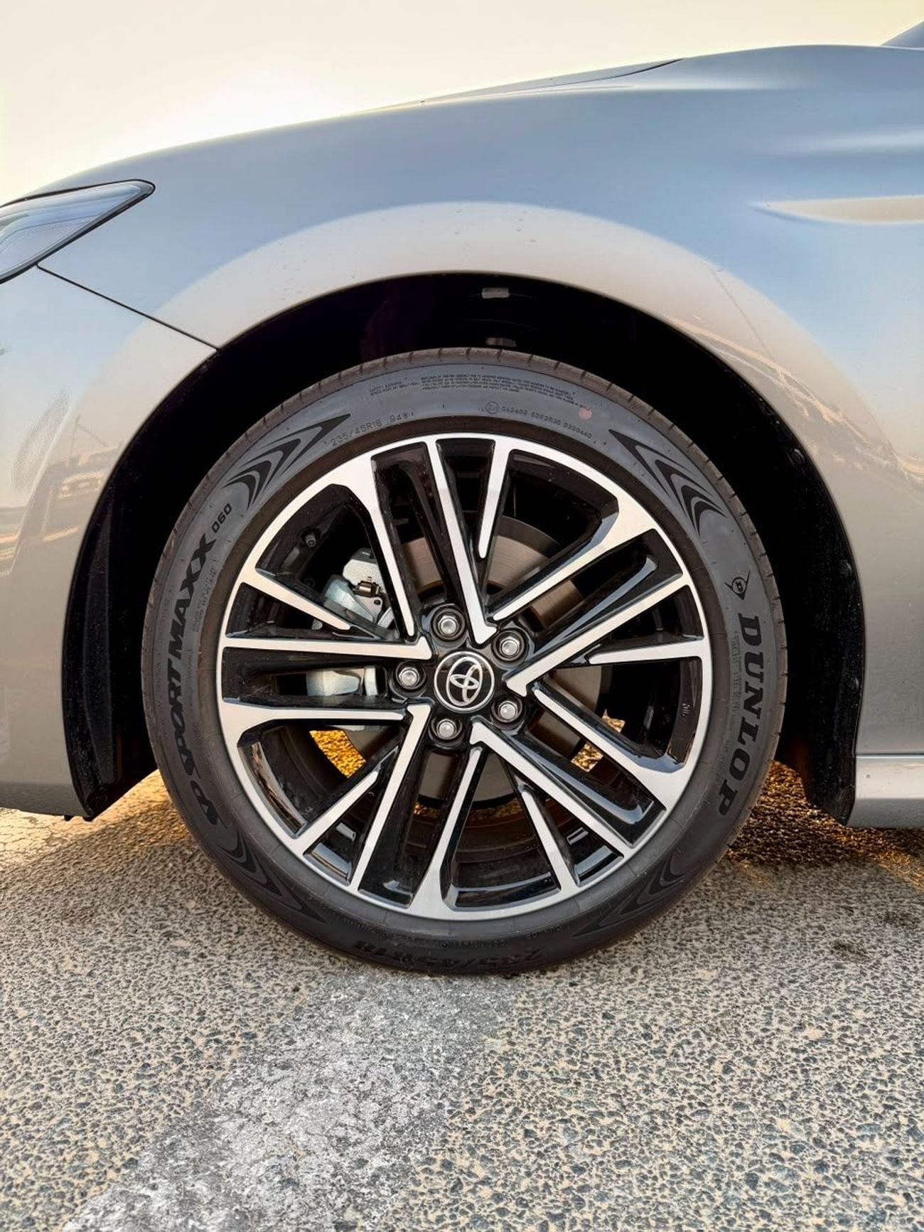 Toyota Camry Toyota Camry Limited HEV 2.5L Gray 2026 Al Futtaim Specs