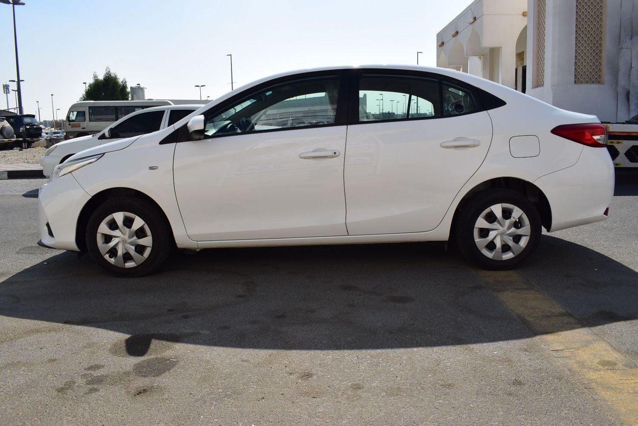 تويوتا يارس 