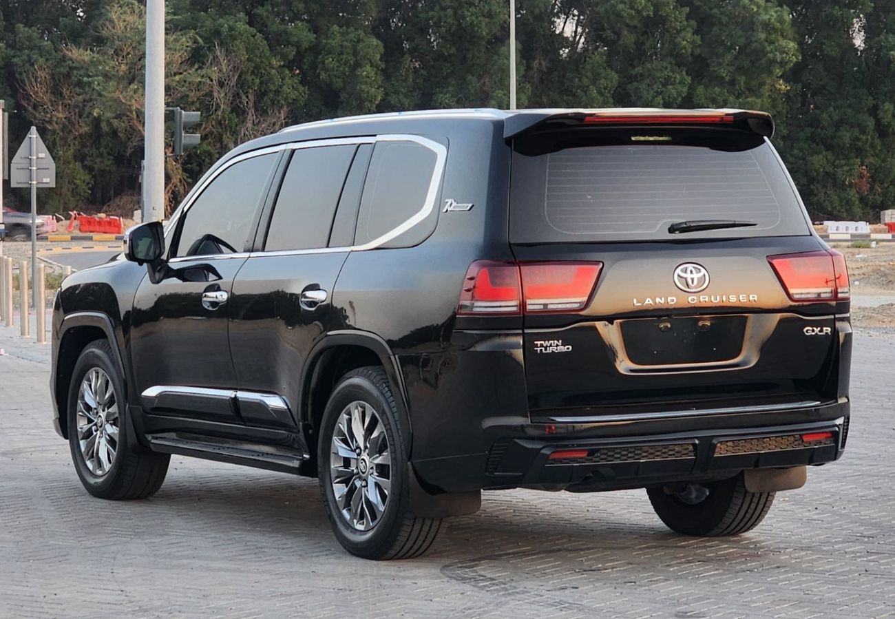 تويوتا لاند كروزر GX.R V8 upgrade 2024