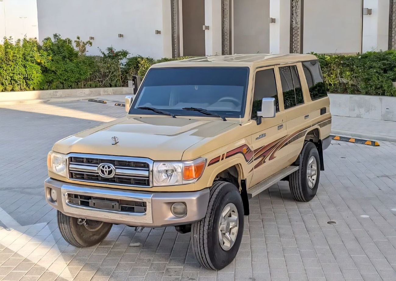 Toyota Land Cruiser LC76 LX Grade LHD 2.8L 1GD-FTV V4 Turbo Diesel Engine Manual Gear 4WD 5 Seats 5 Door