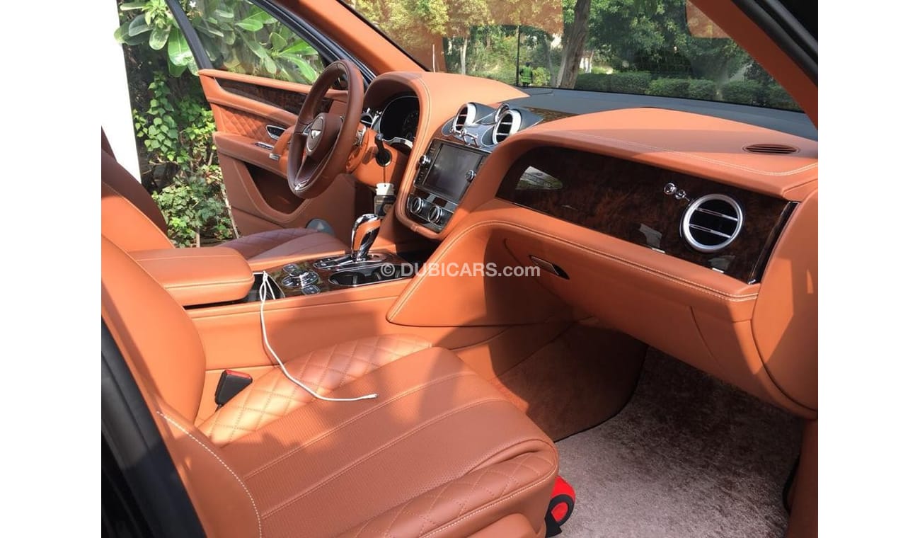 بنتلي بينتايجا اول نسخة