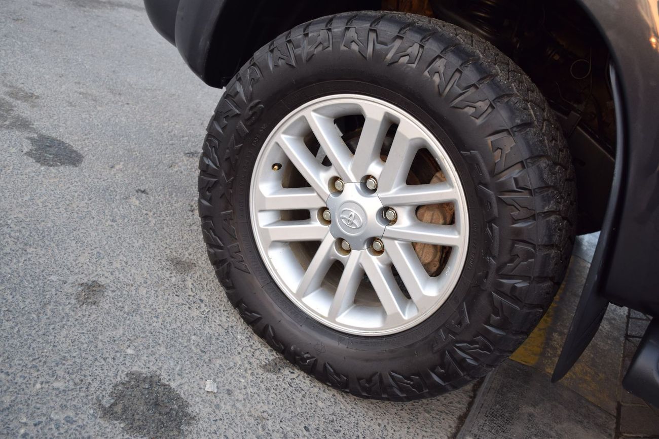 تويوتا هيلوكس 4x4 Diesel 3.0L Right Hand (Export Only)