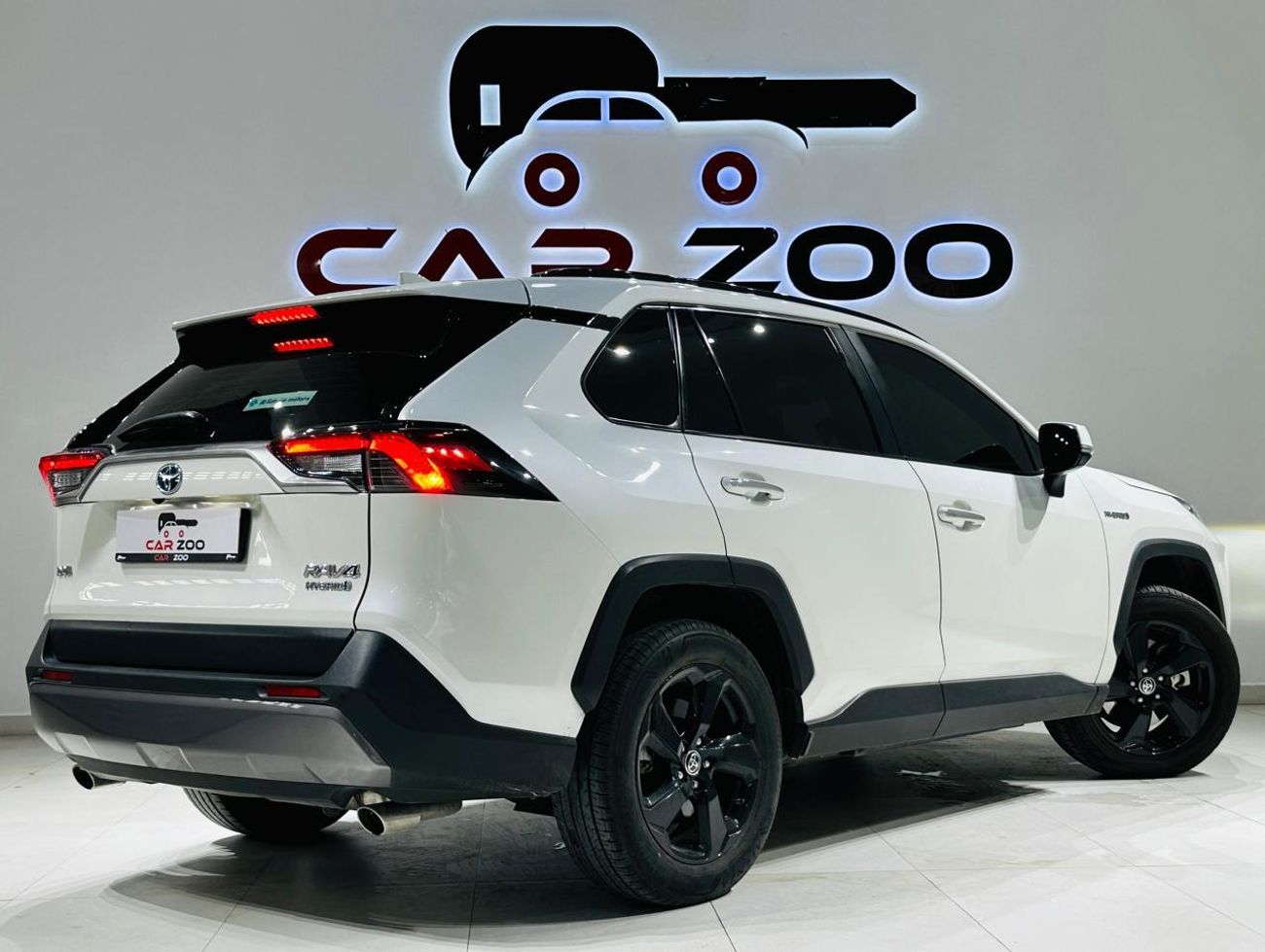 تويوتا راف ٤ 2.5L VXR Hybrid