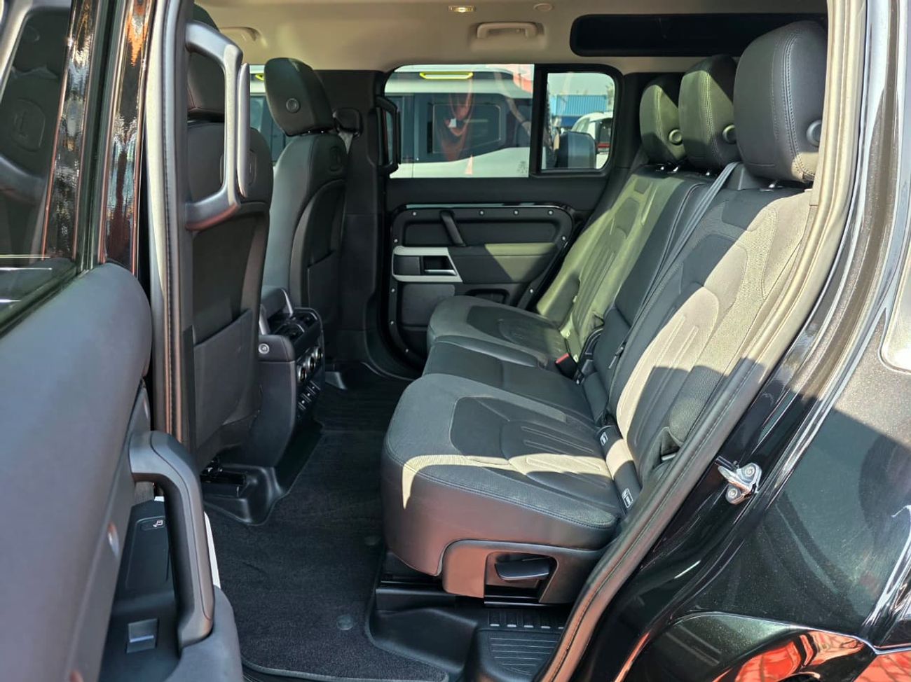 Land Rover Defender 110 P400 Edition 7 Seats 2020 GCC