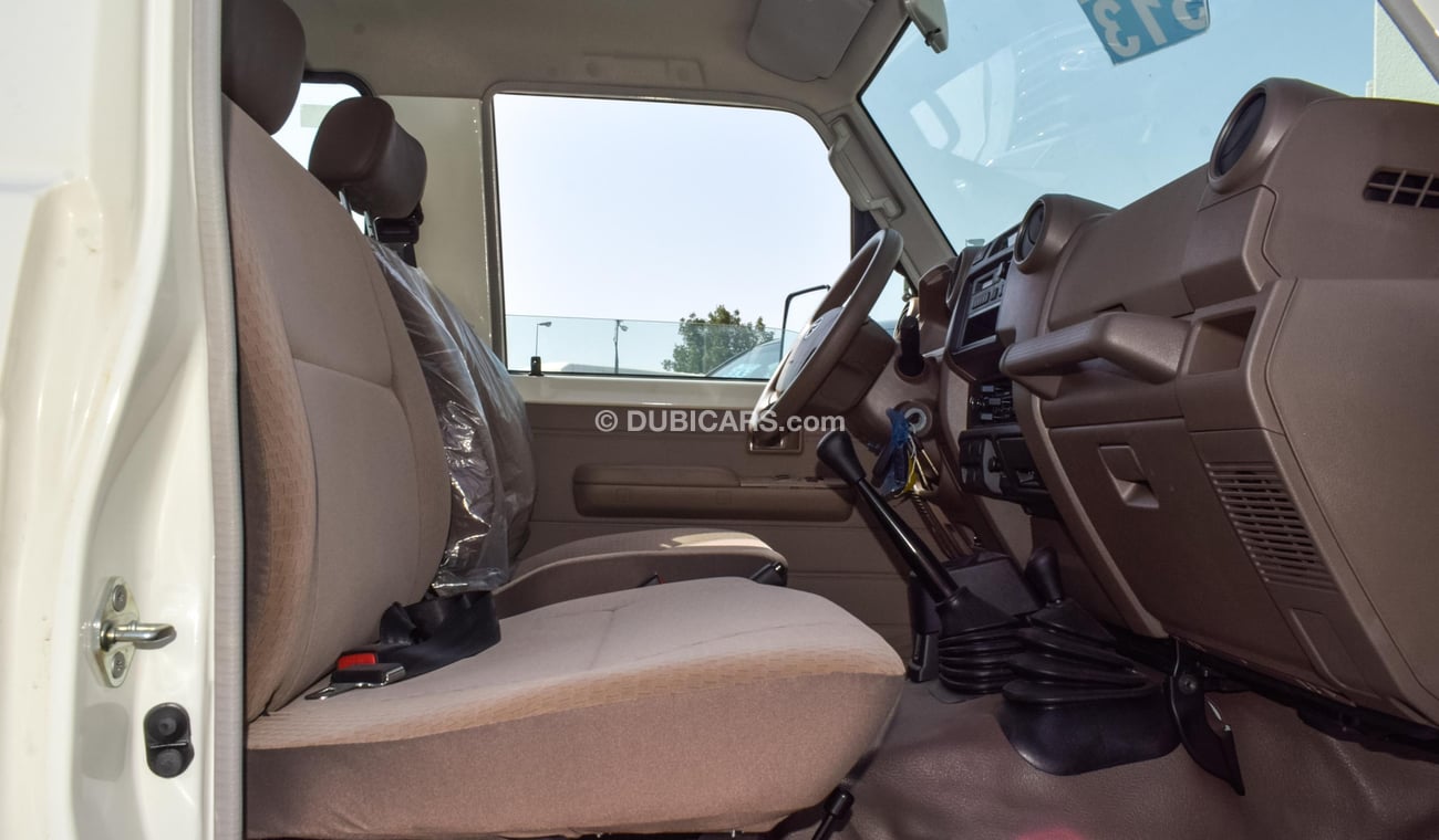 Toyota Land Cruiser 70 V6 4WD