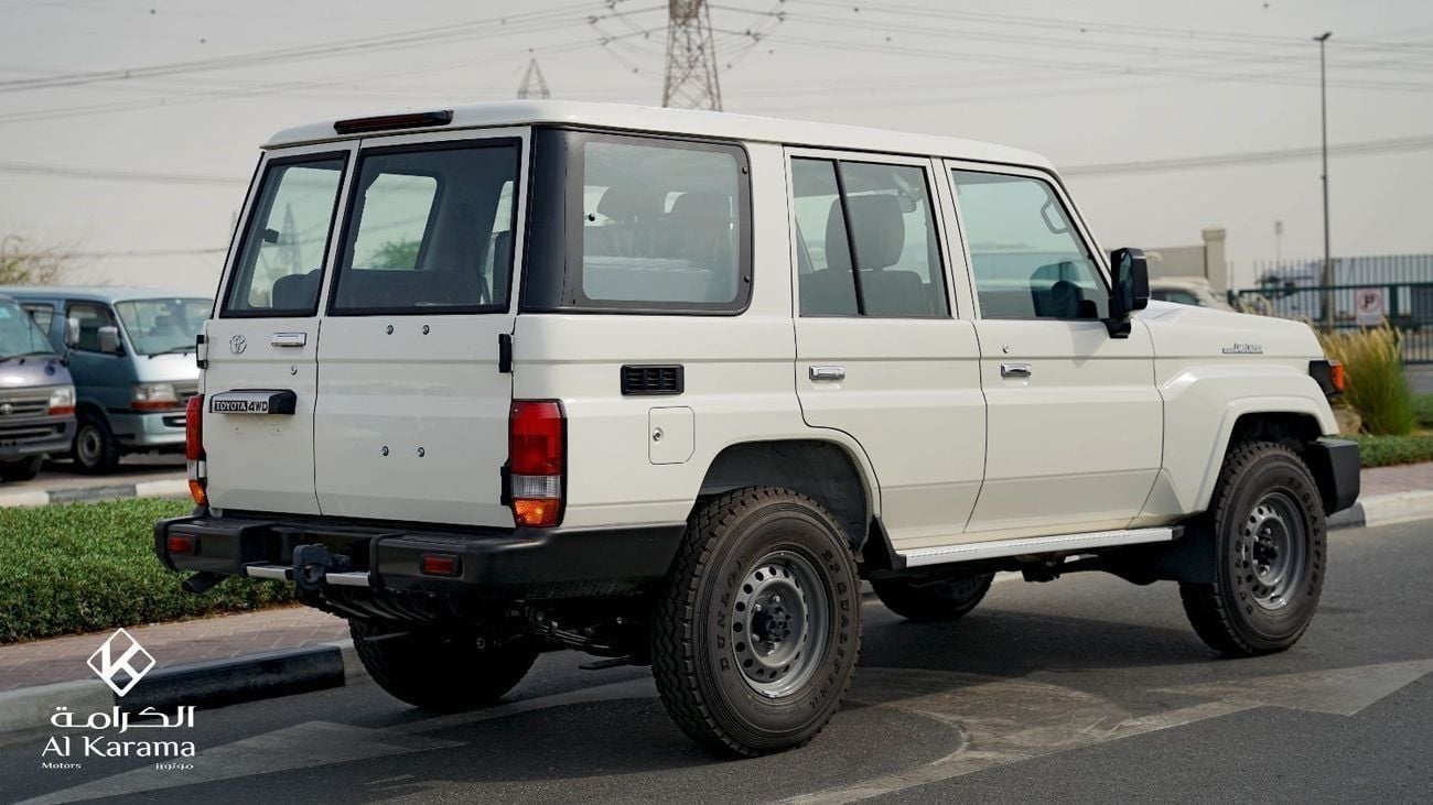 Toyota Land Cruiser 70 4.2L Diesel Engine | Manual 4x4 Transmission | Diff Lock | 5 Door | 9+ Seating