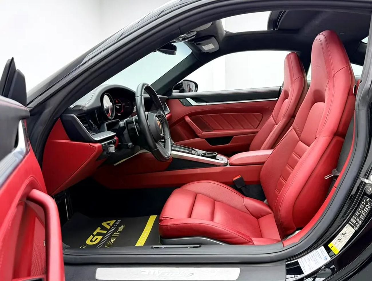 بورش 911 تربو Turbo, Warranty, Full Service History, Very Low Km, GCC