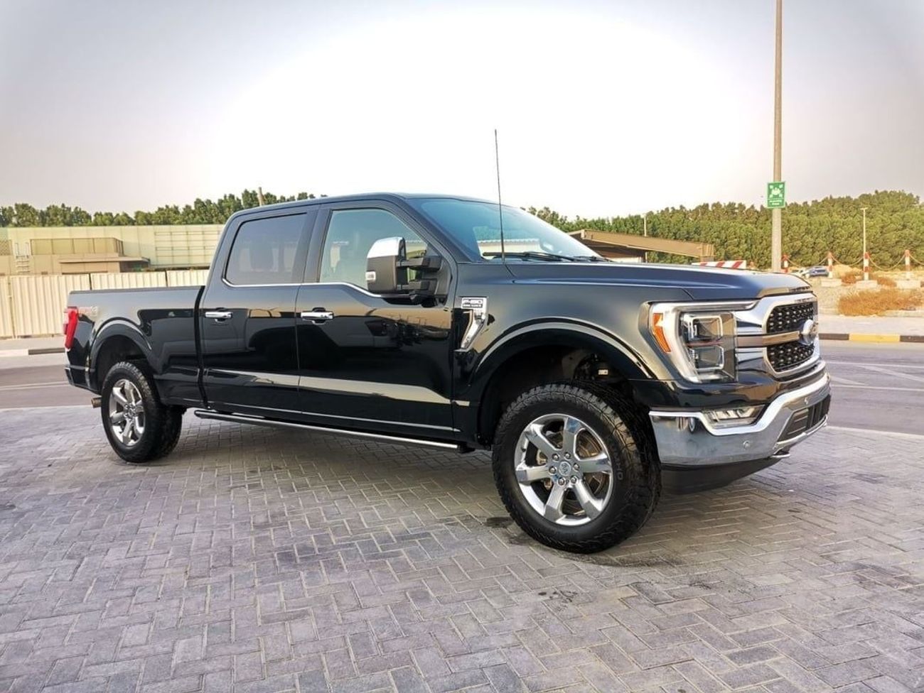 فورد F 150 Ford F-150 KING RANCH ( XL ) - 2023 - Black