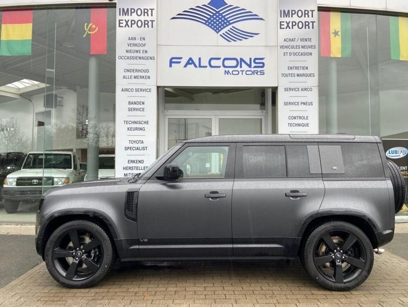 لاند روفر ديفندر Defender Carpathian V8 2023