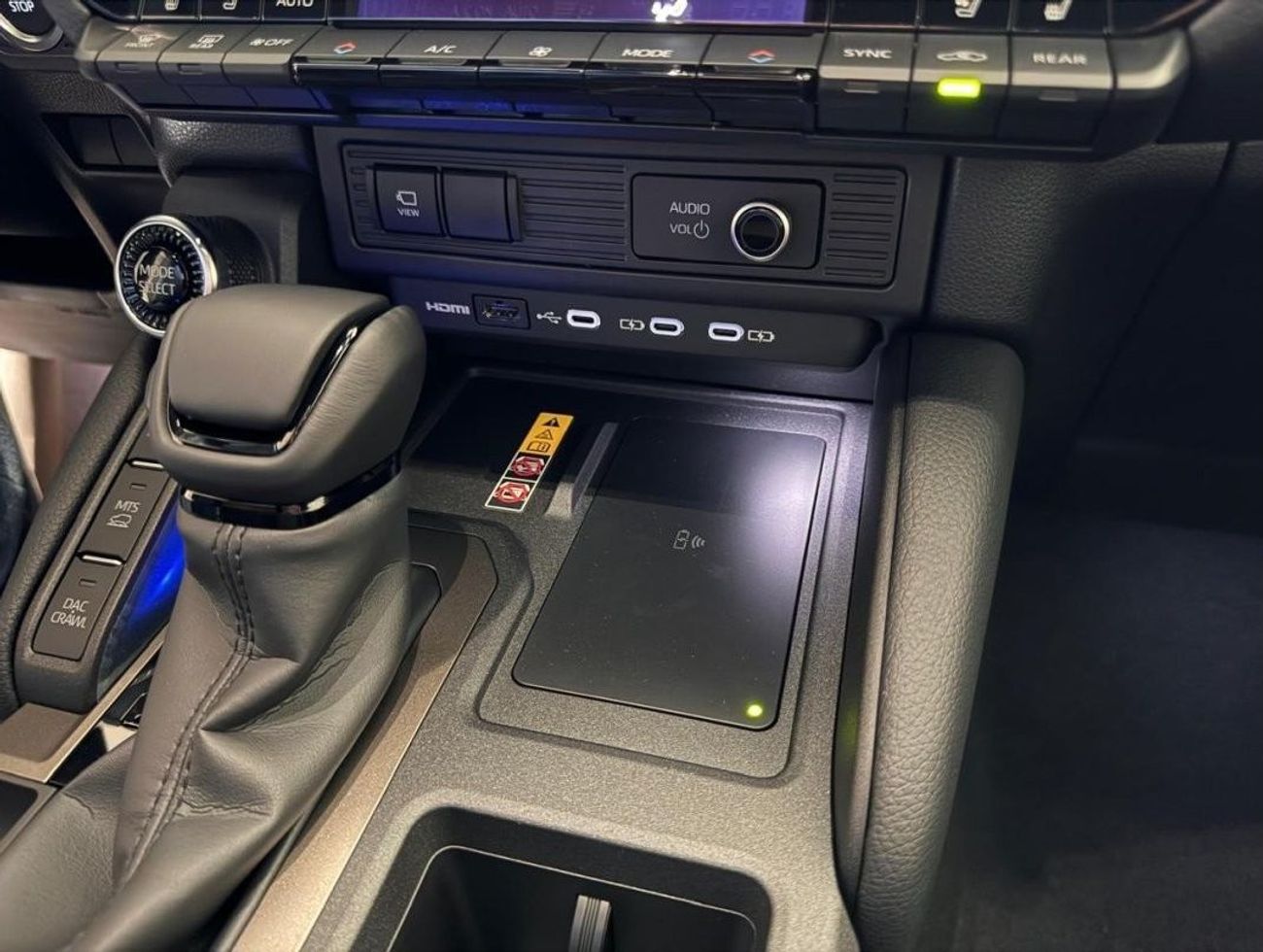 تويوتا برادو 2.4L PETROL LUXURY 2024