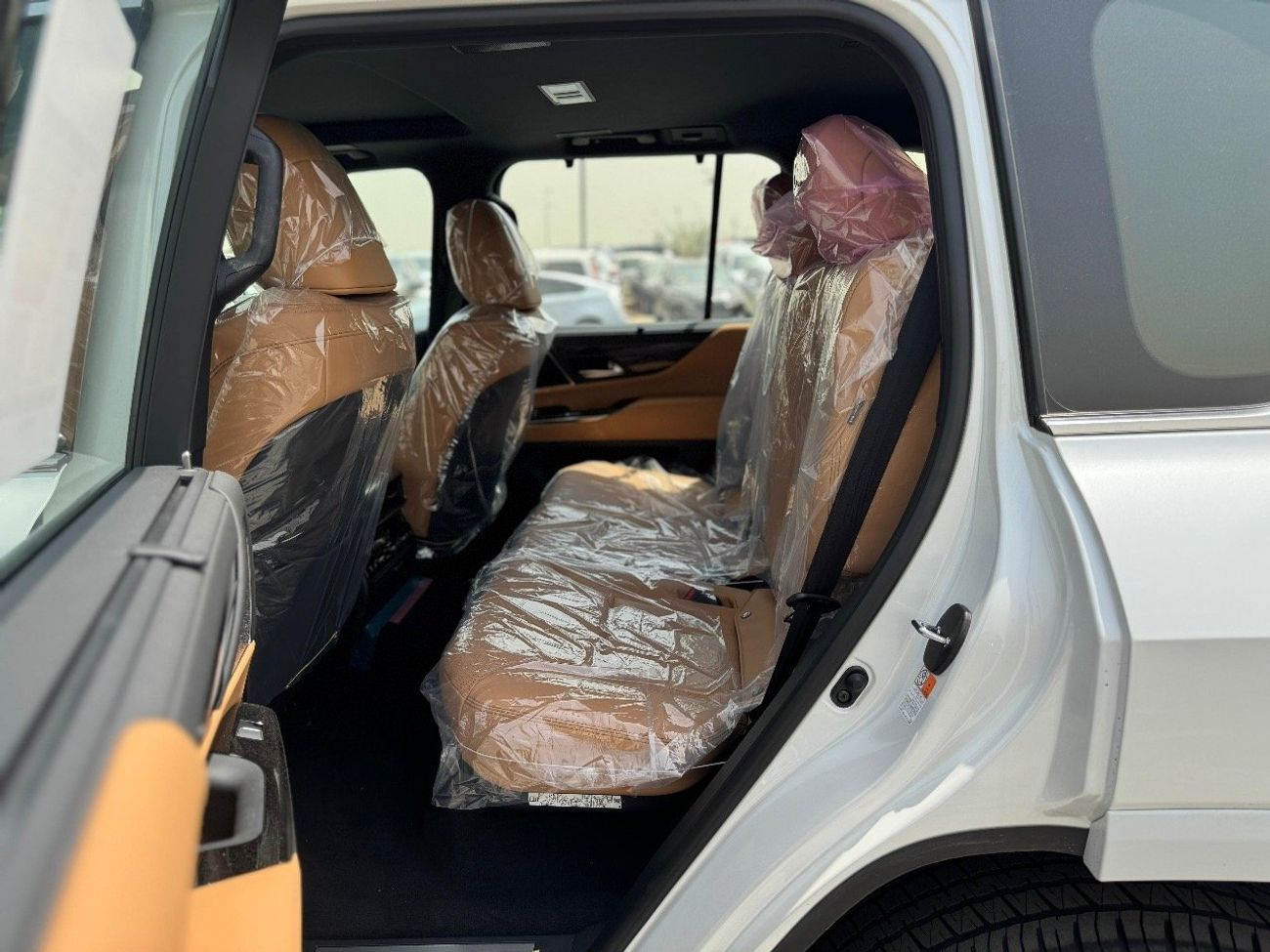 Lexus LX 700h Lexus LX700h 5 seaters 2025 Full with headup display & radar