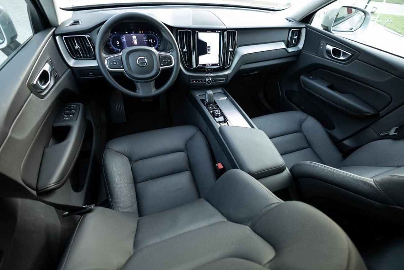 Volvo XC60 Volvo XC60 B5 Core 2024 GCC under Agency Warranty with Flexible Down-Payment.