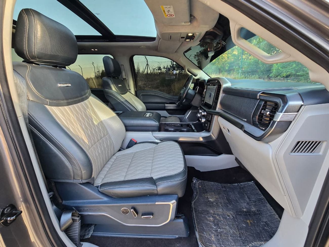 Ford F-150 PLATINUM FORD F-150 LIMITED 2021 GCC // HYPRID // FULL OPITION // PERFECT CONDITION