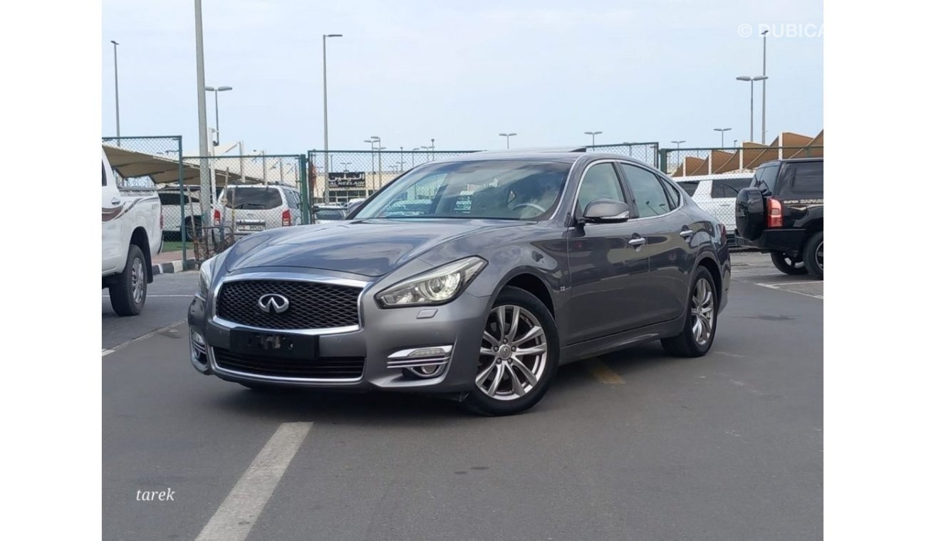 Infiniti Q70 Luxury