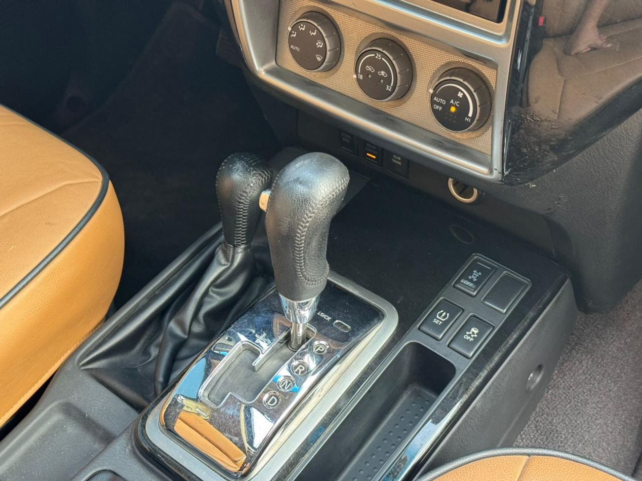 نيسان باترول سوبر سفاري سوبر سفاري / محرك VTC 4.8 لتر V6 / كامل المواصفات / فتحة سقف / قفل تفاضلي / مقاعد جلدية / بحالة ممتا