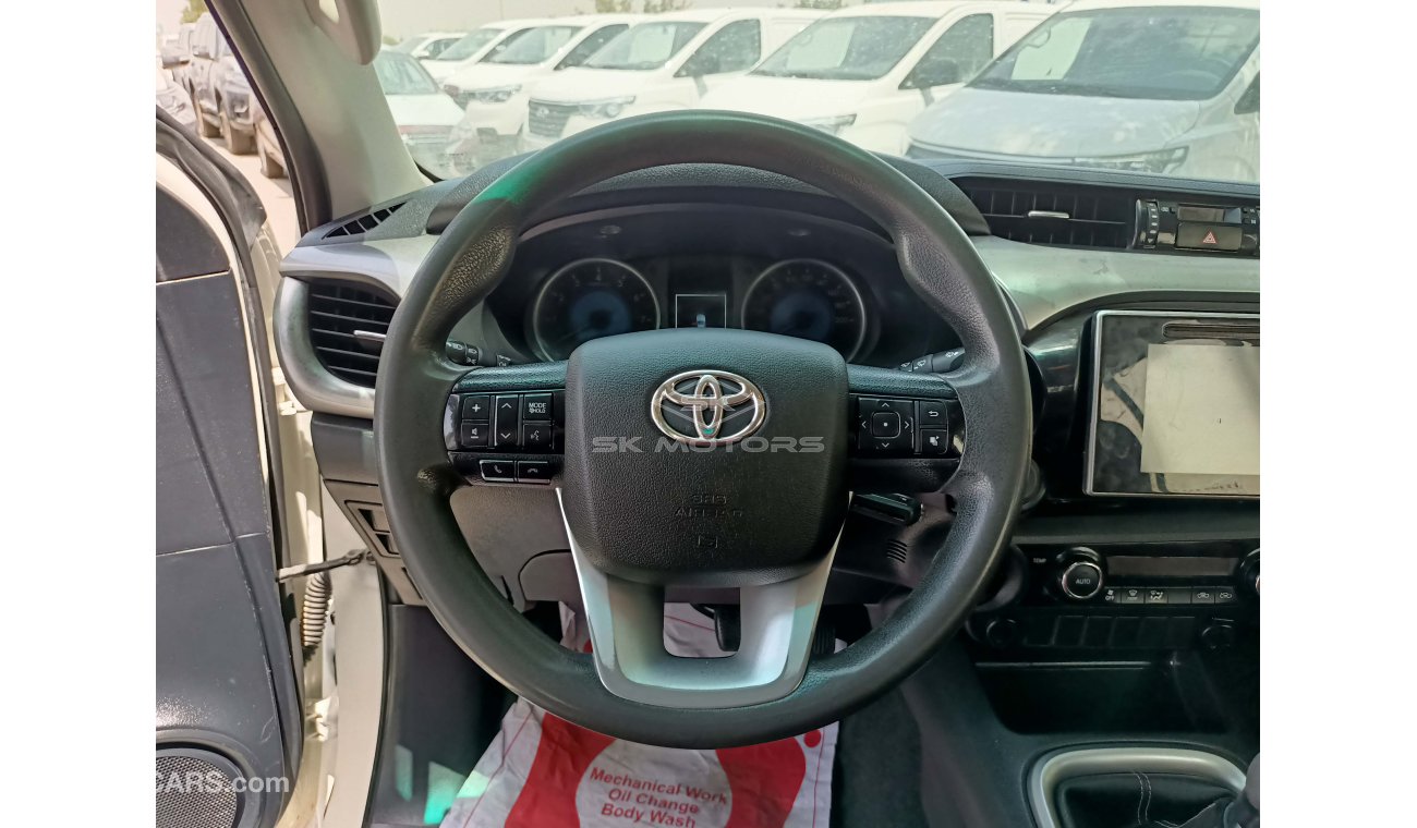 Toyota Hilux 2.7L, 17" Rims, Xenon Headlights, ECO/PWR Mode, Rear Camera, Front & Rear A/C, 4WD, DVD (LOT # 7911)