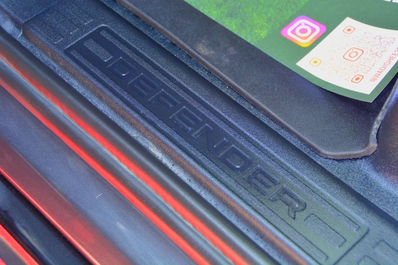 Land Rover Defender P400 90 X-Dynamic HSE 3.0L (5 Seater)