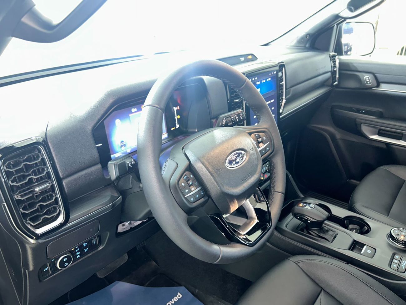 Ford Everest EVR624W LIMITED / AL TAYER MOTORS / AL QOUZ SHOWROOM