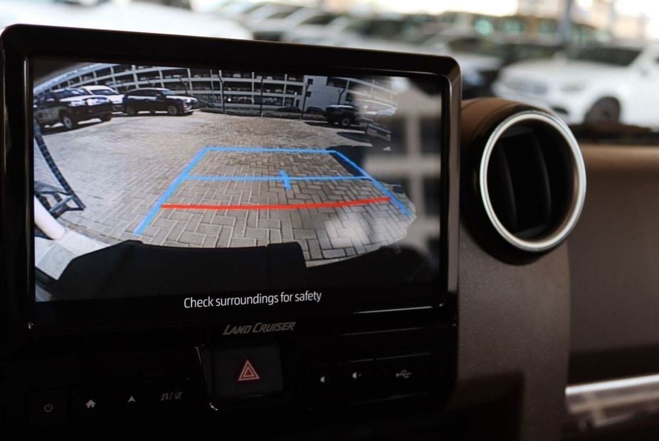 Toyota Land Cruiser GRJ76 4.0 V6 AUTOMATIC FULLY LOADED