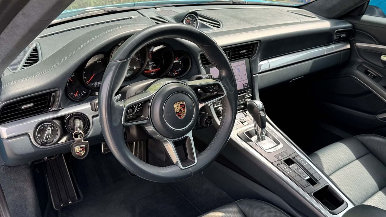 Porsche 911 CARRERA