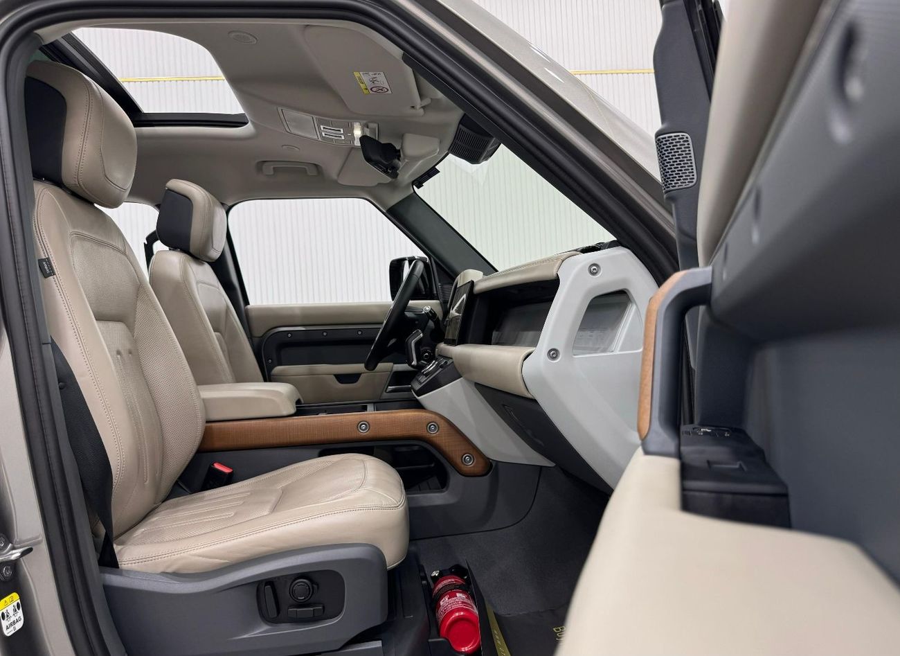 Land Rover Defender 110 HSE P400 2022 Land Rover Defender P400 HSE 7 Seater, 2026 Land Rover Warranty + Service Pack, GC