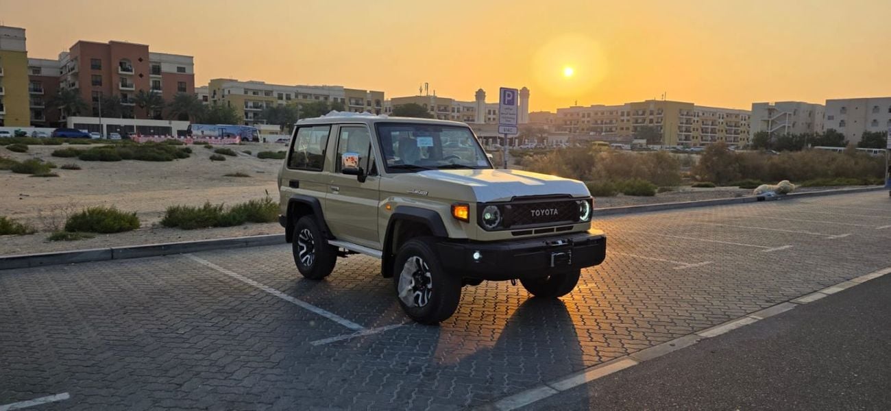 تويوتا لاند كروزر 70 PETROL FULL OPTION