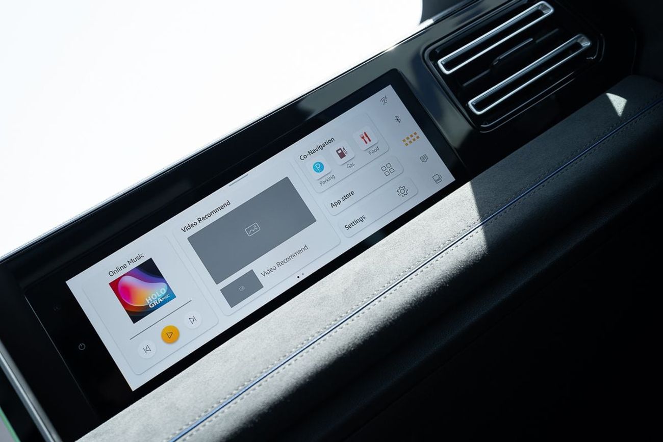 Volkswagen Tiguan Volkswagen Tiguan L Pro 380TSI AWD R-Line 2.0L Smart Premium Edition 2025