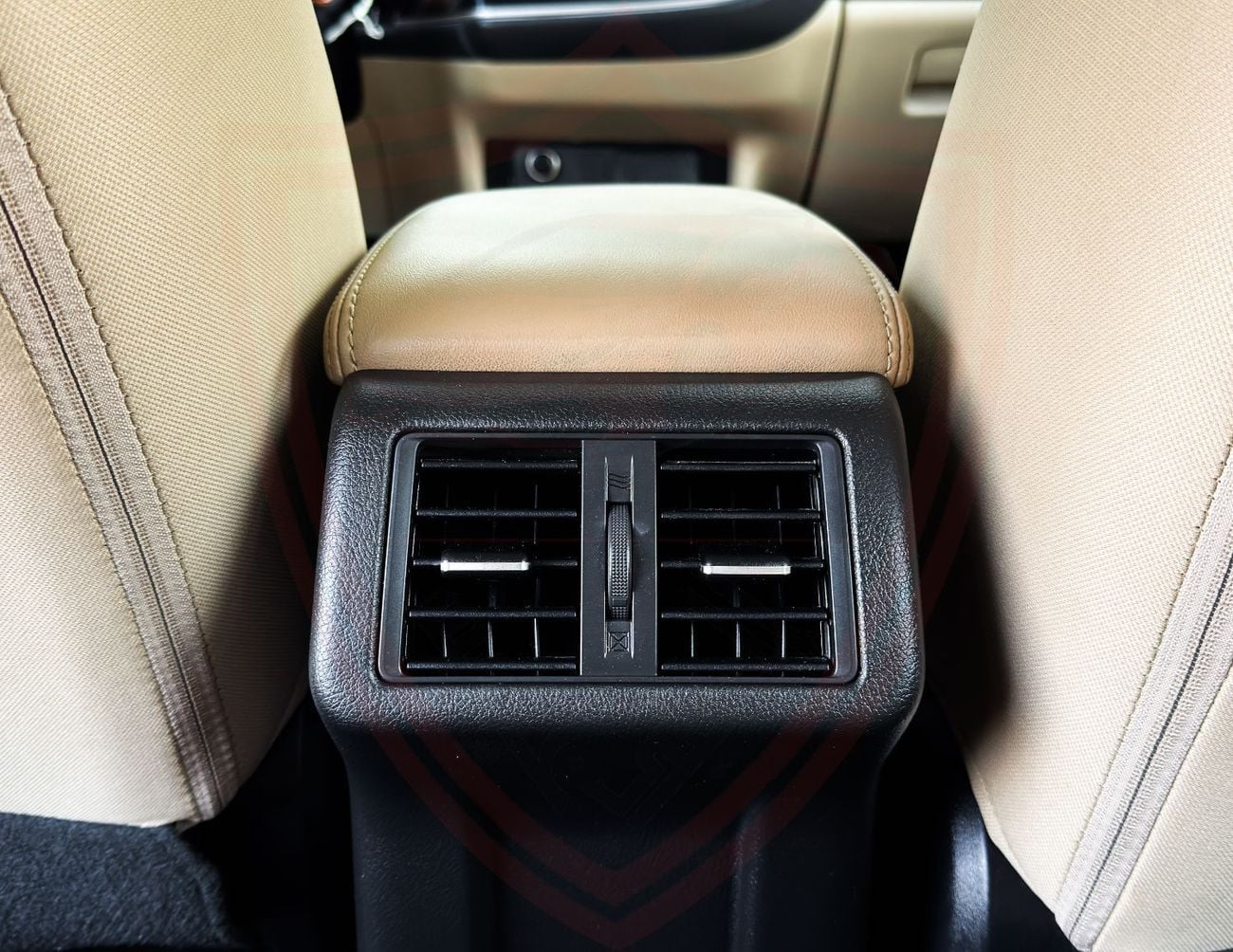 Mitsubishi Outlander GLX 3.0L Mitsubishi Outlander | 3.0 L | 2023 | GCC | Accident-Free |  In Excellent Condition | 991