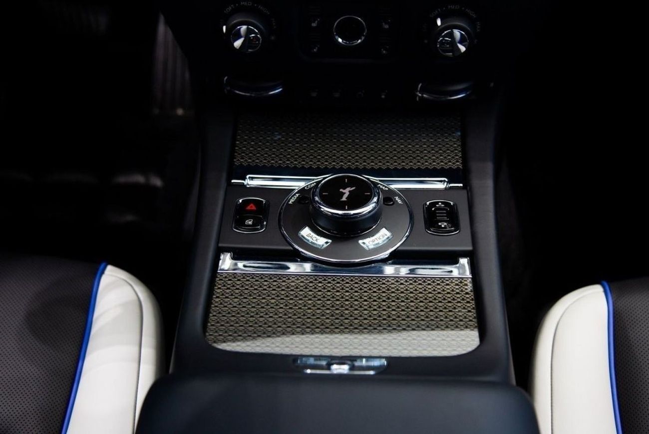 Rolls-Royce Wraith BLACK BADGE