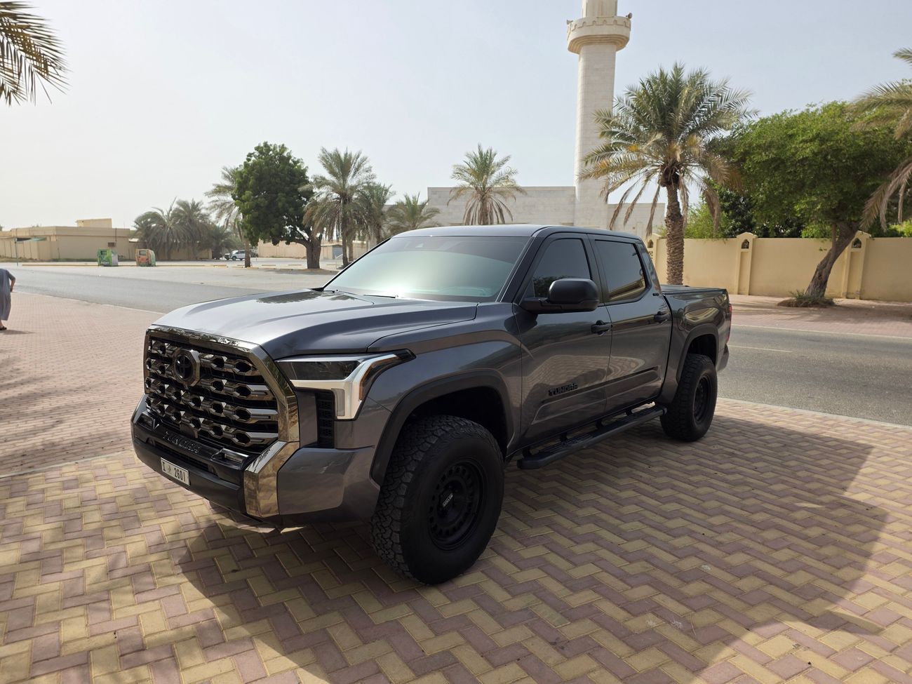 Toyota Tundra 2024 SR5 V6 twin turbo 389hp 4x4 LOW MILEAGE In perfect condition