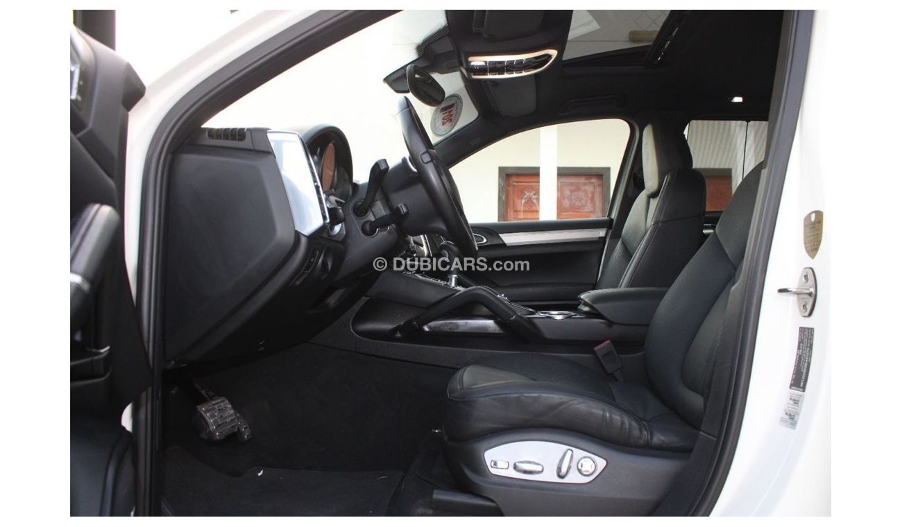 Porsche Cayenne Porsche Cayenne S 2011 GCC, in excellent condition, without accidents, full option, very clean from