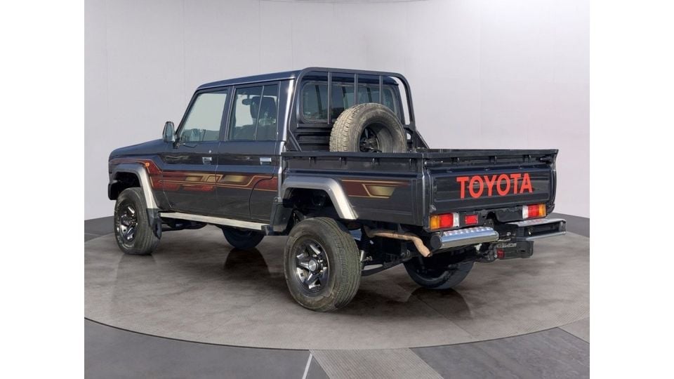 Used Toyota Land Cruiser Pick Up 2018 for sale in Dubai - 741006